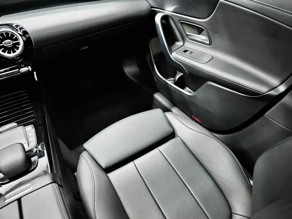 Mercedes-Benz A-Class 2022 — фото 16