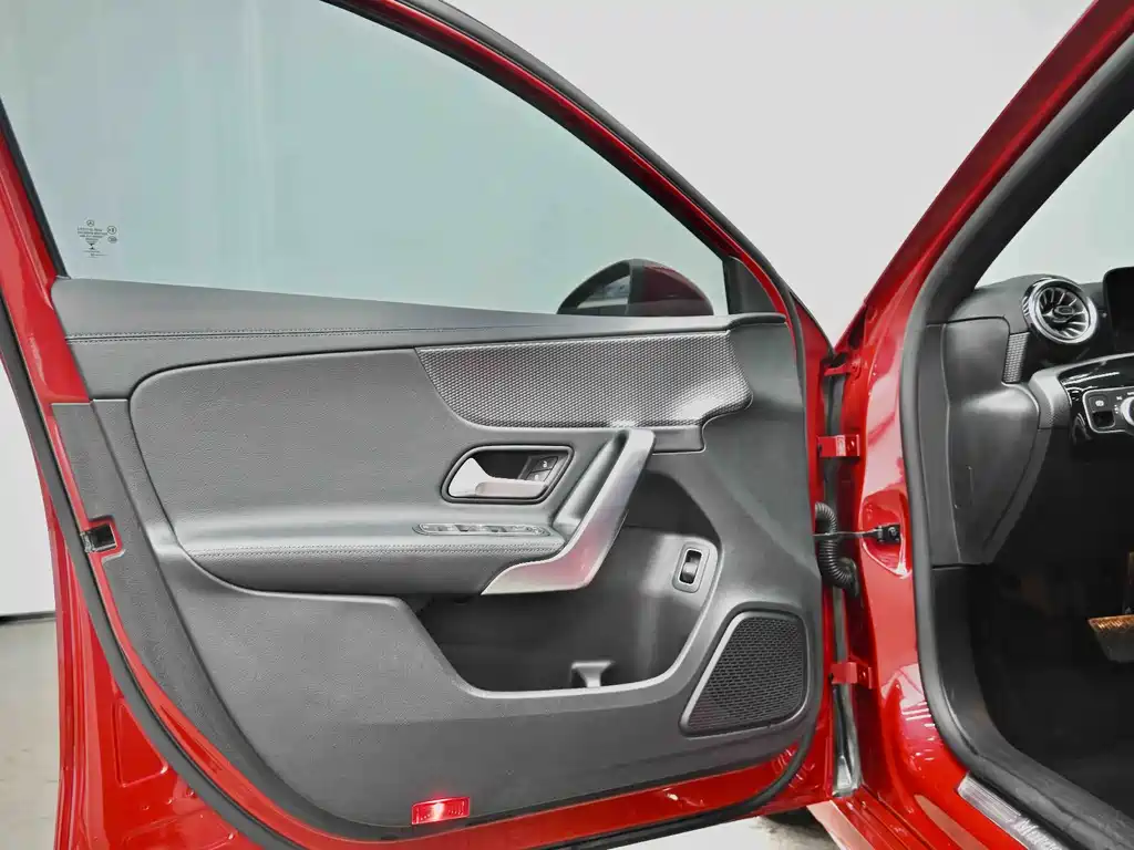 Mercedes-Benz A-Class 2022 — фото 25