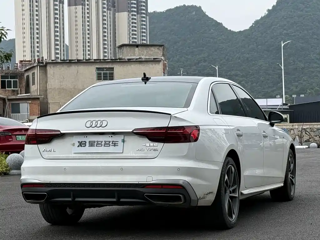 Audi A4L 2021 — фото 10