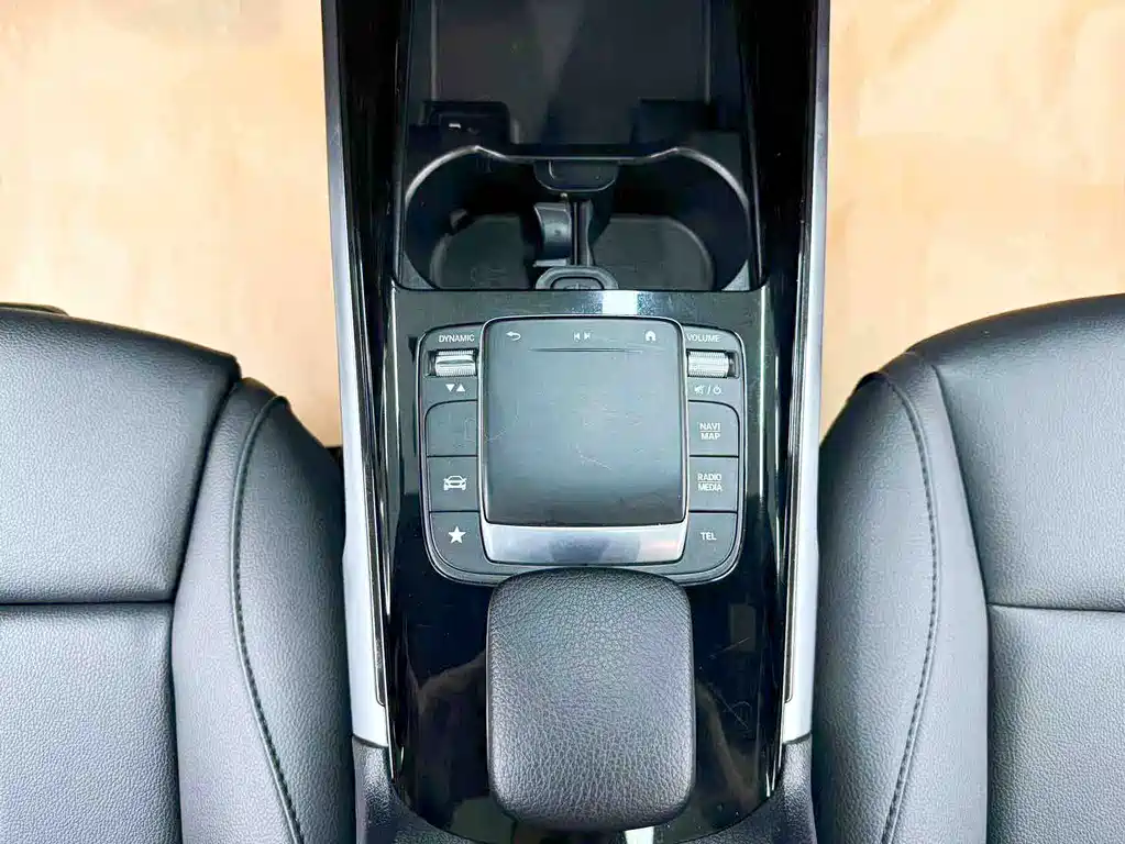 Mercedes-Benz GLB 2023 — фото 20