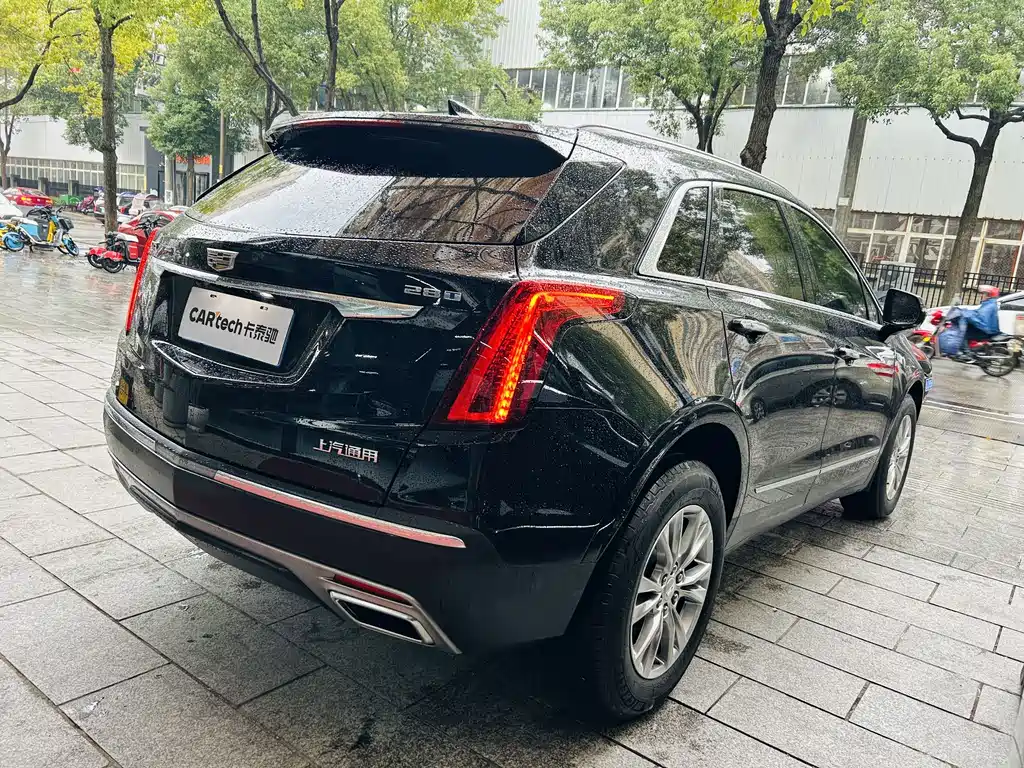 Cadillac XT5 2023 — фото 2