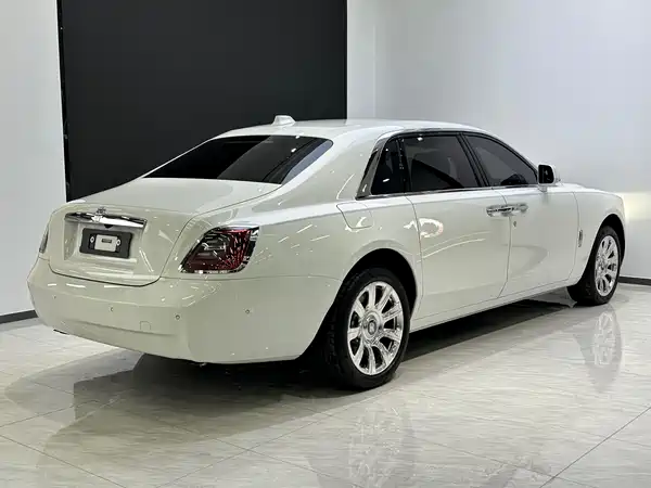 Rolls-Royce Ghost 2024