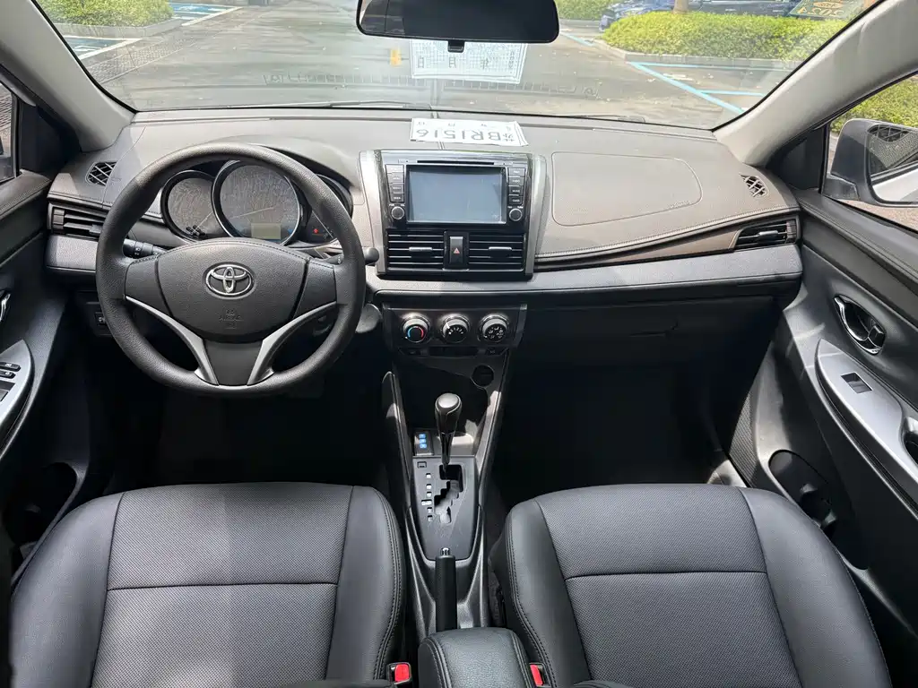 Toyota Yaris L 2016 — фото 8
