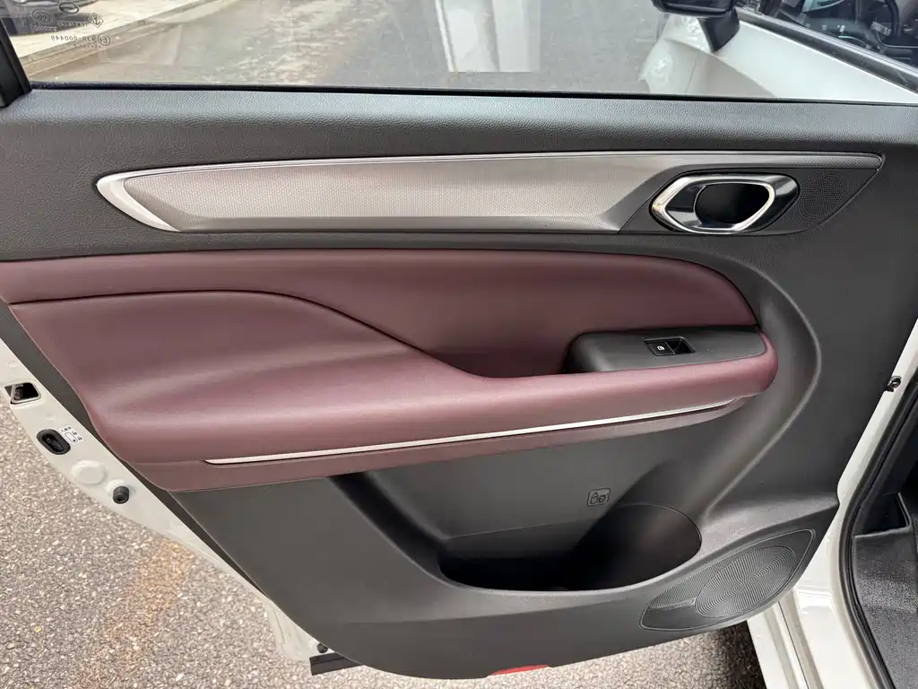 GAC Motor Trumpchi M6 2022 — фото 13