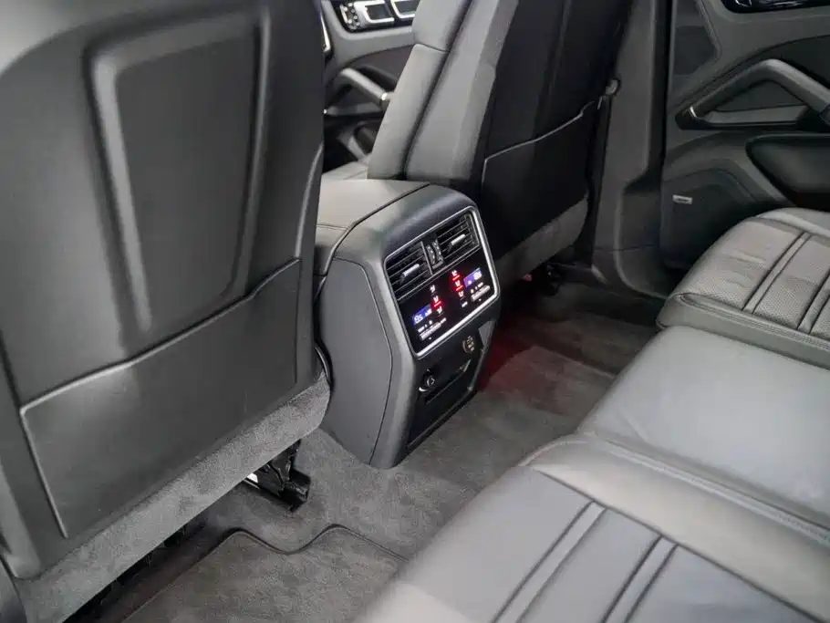 Porsche Cayenne 2018 — фото 15