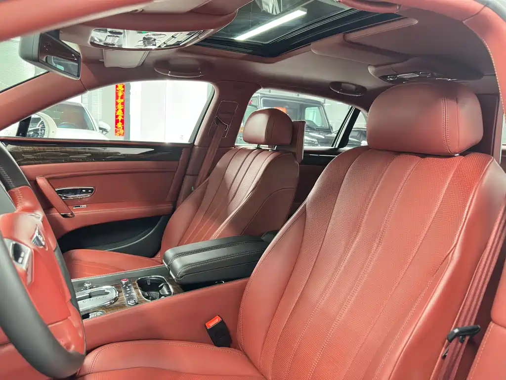 Bentley Flying Spur 2014 — фото 11