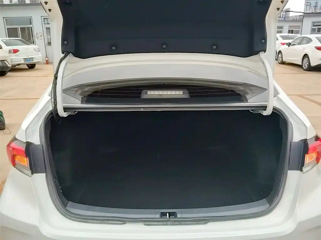 Toyota Corolla 2022 — фото 19