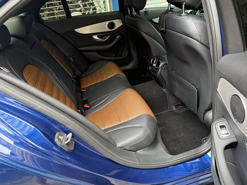 Mercedes-Benz C-Class 2019 — фото 17
