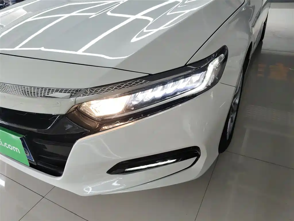 Honda Accord 2019 — фото 24