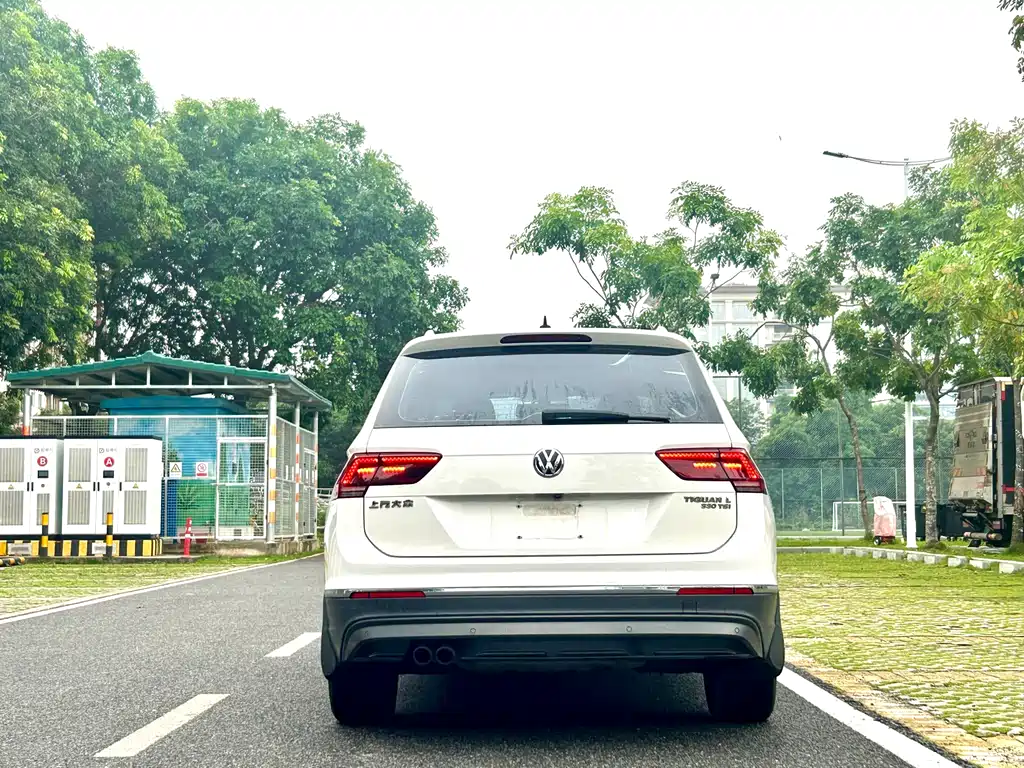 Volkswagen Tiguan L 2017 — фото 6