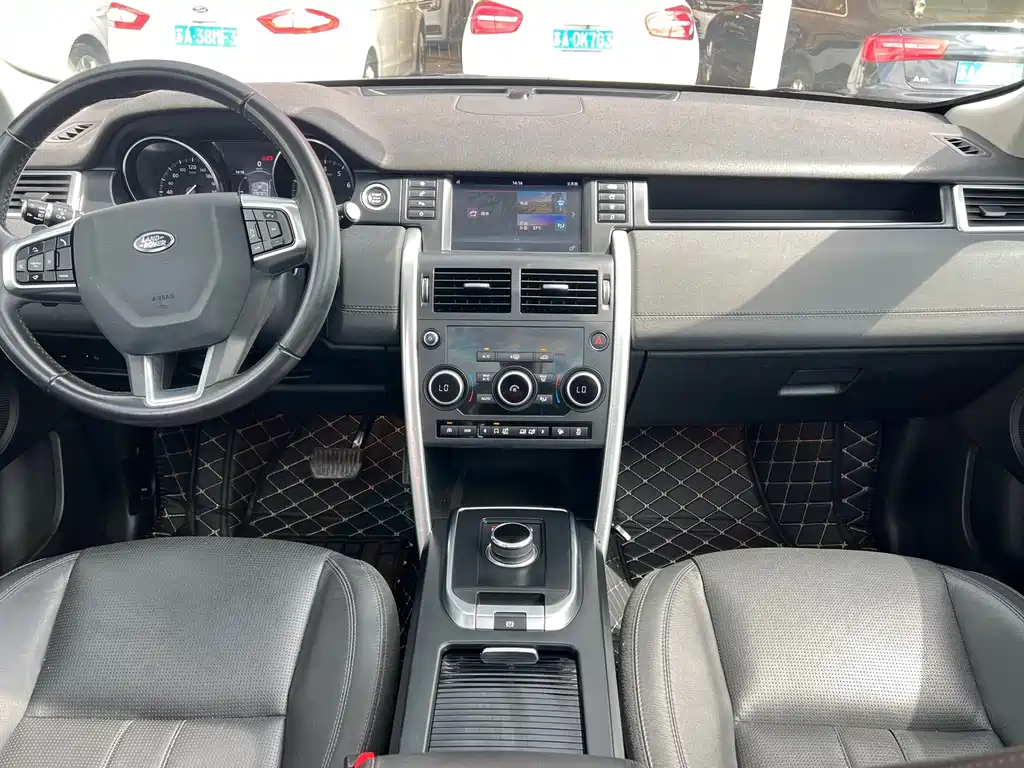 Land Rover Discovery Sport 2017 — фото 17