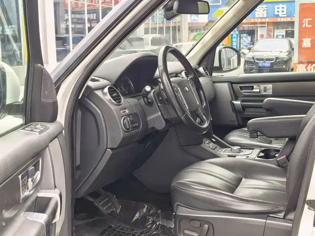 Land Rover Discovery 2016 — фото 3