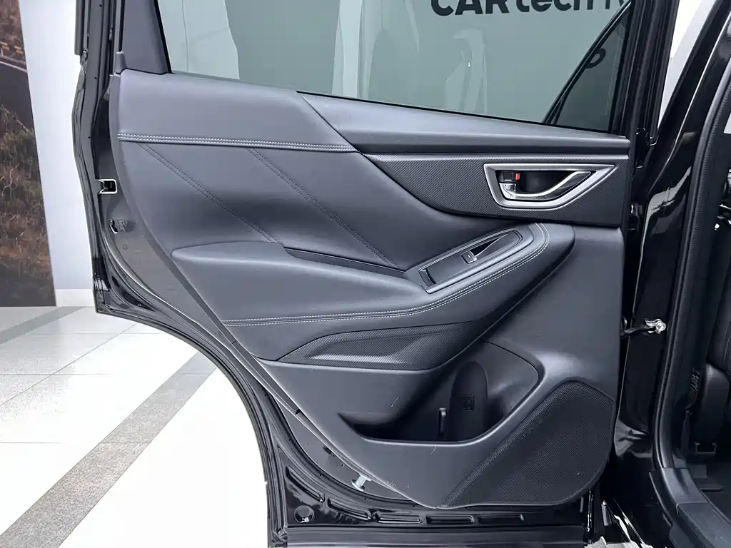Subaru Forester 2022 — фото 22