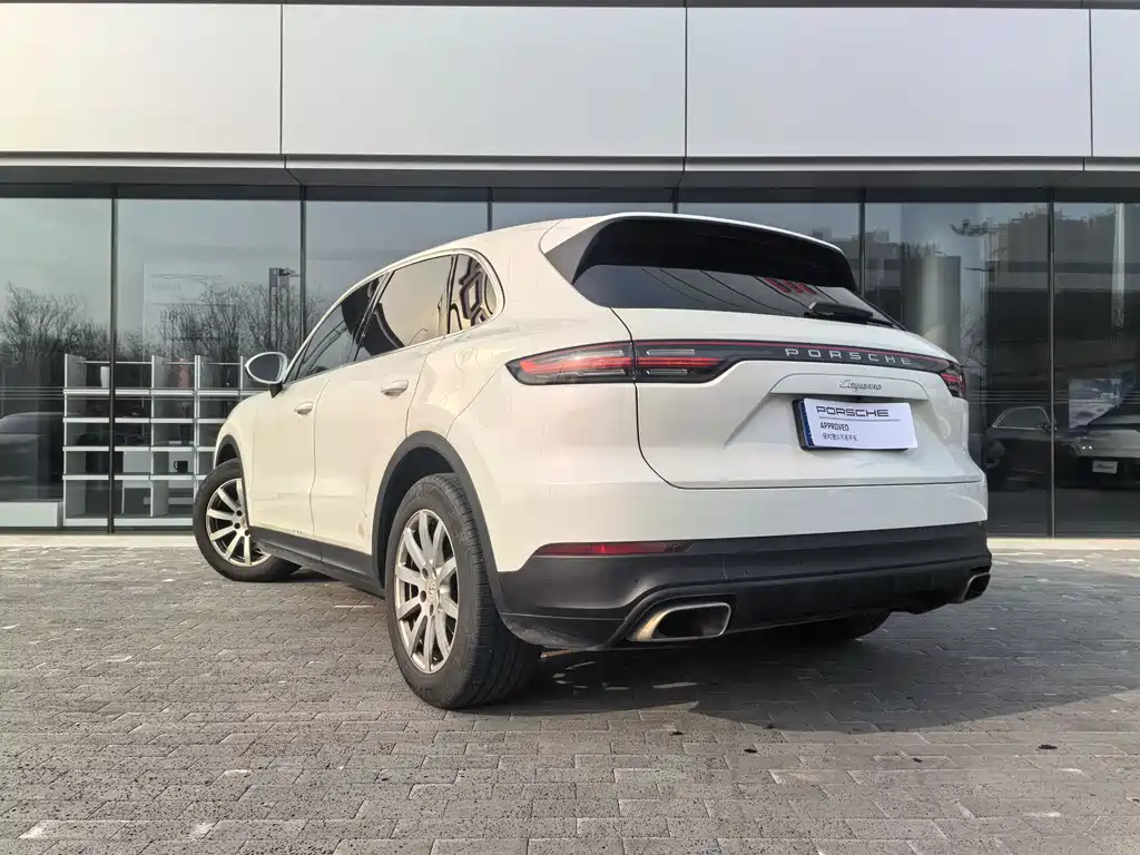 Porsche Cayenne 2018 — фото 18