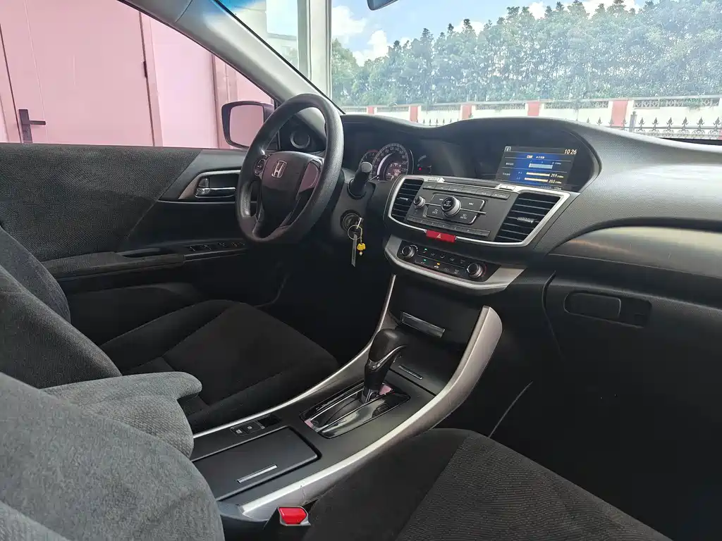 Honda Accord 2015 — фото 13