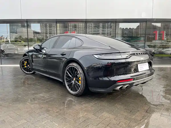 Porsche Panamera 2021
