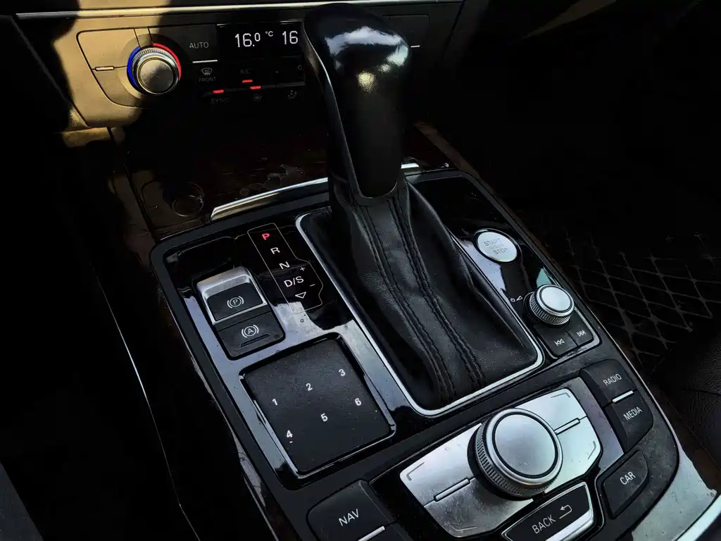 Audi A6L 2016 — фото 11