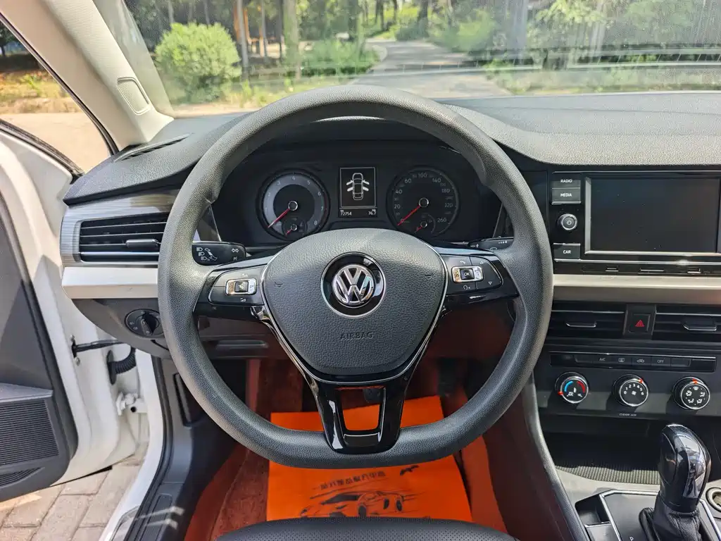 Volkswagen Lavida 2019 — фото 13