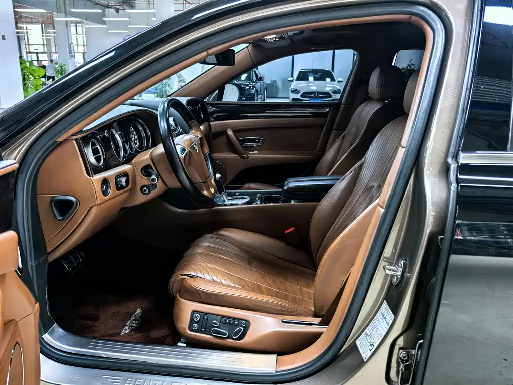 Bentley Flying Spur 2014 — фото 9