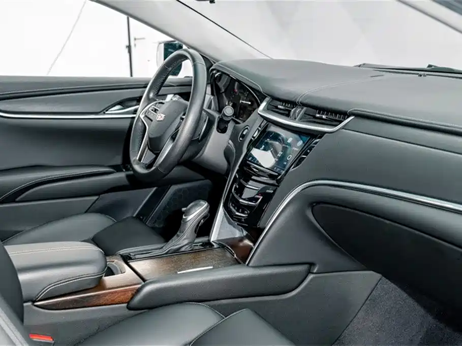 Cadillac XTS 2018 — фото 18