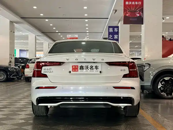 Volvo S60 2024