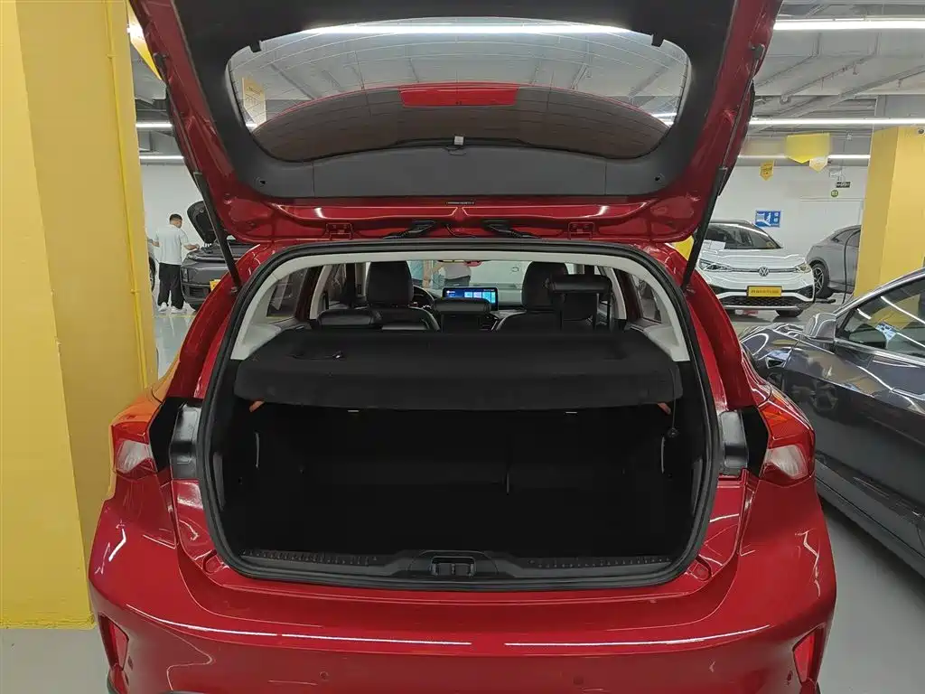 Ford Focus Active 2020 — фото 15