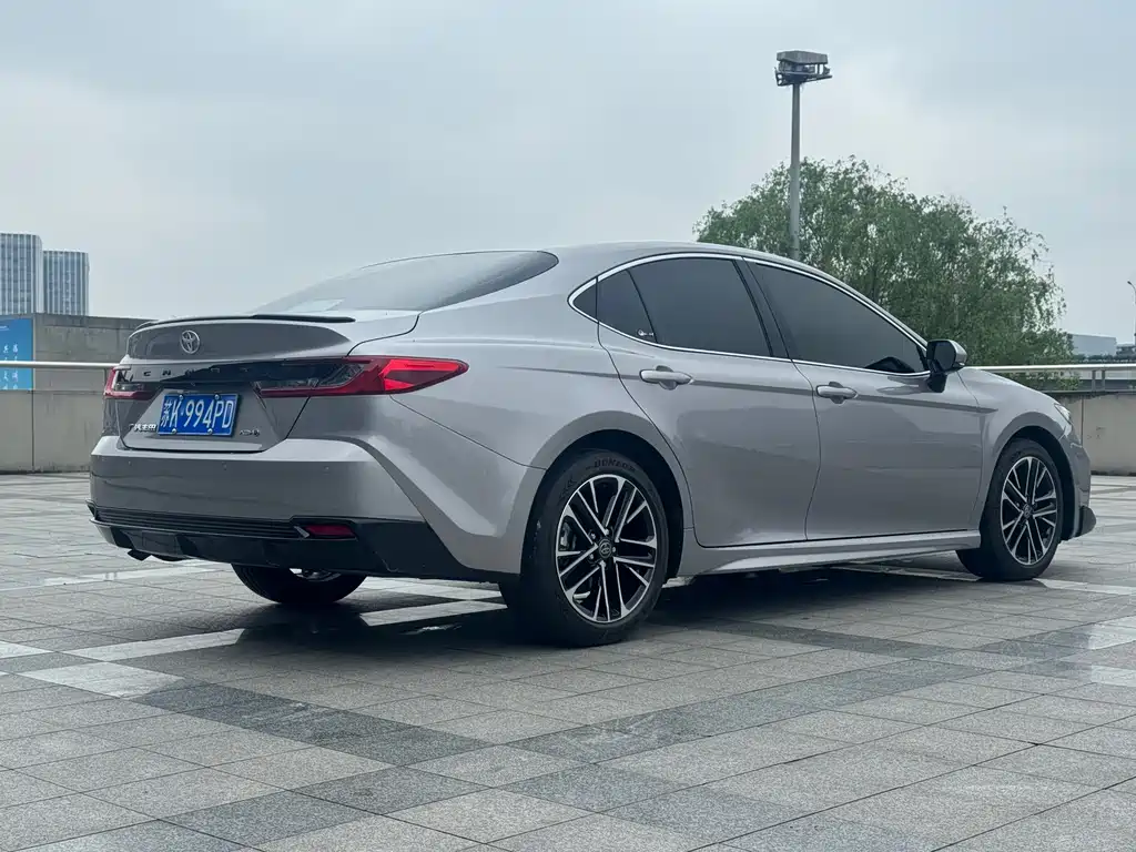 Toyota Camry 2025 — фото 5