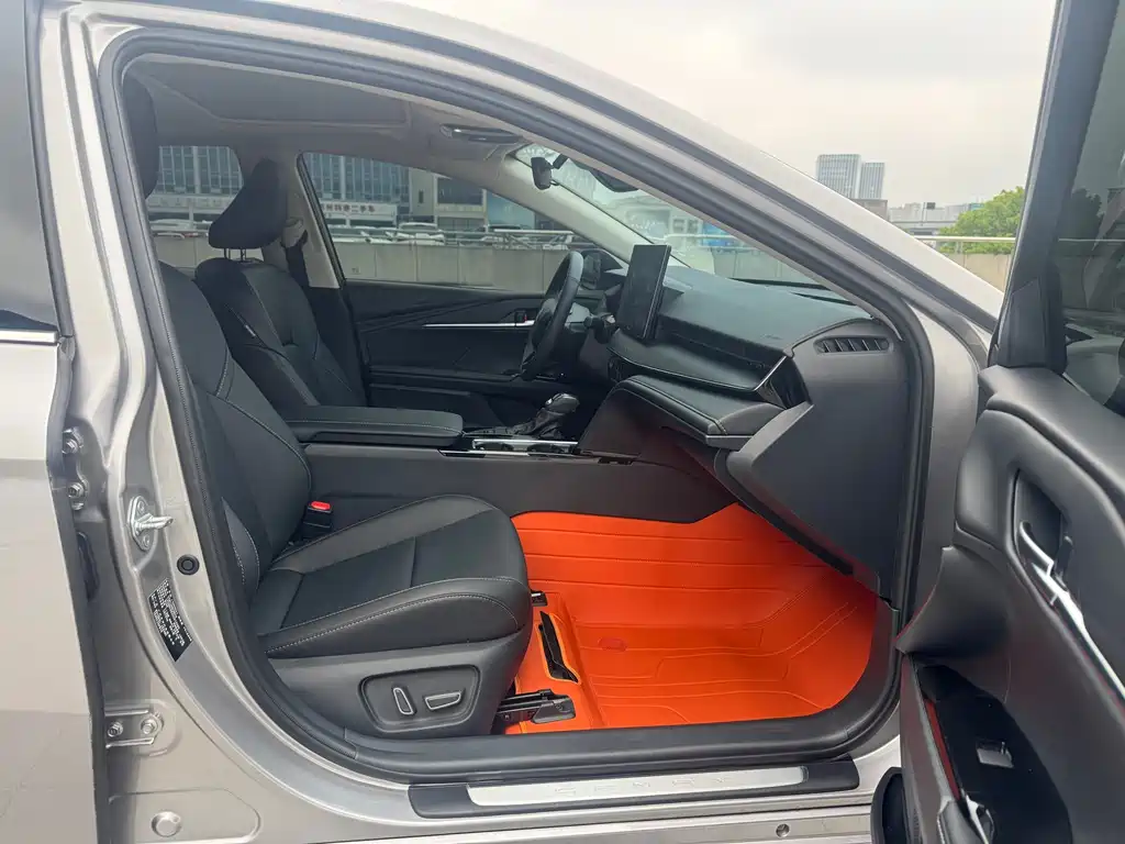 Toyota Camry 2025 — фото 12