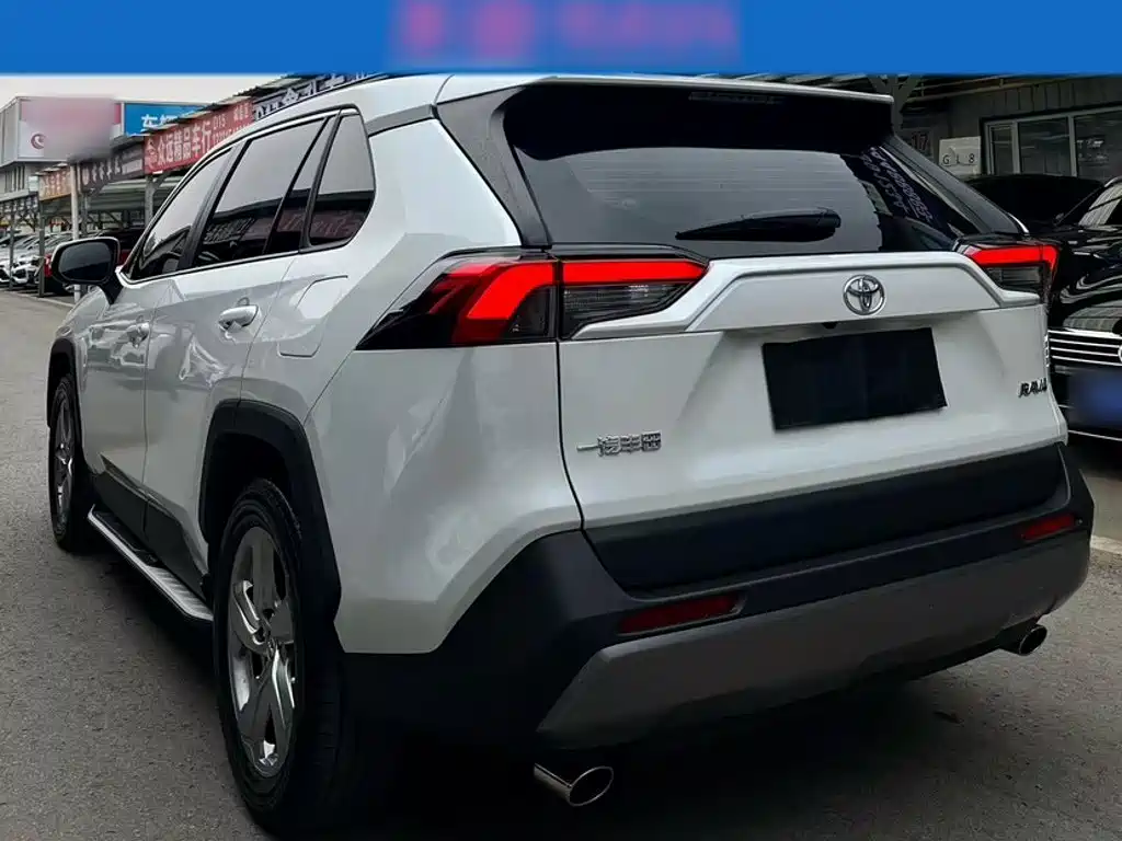 Toyota RAV4 2021
