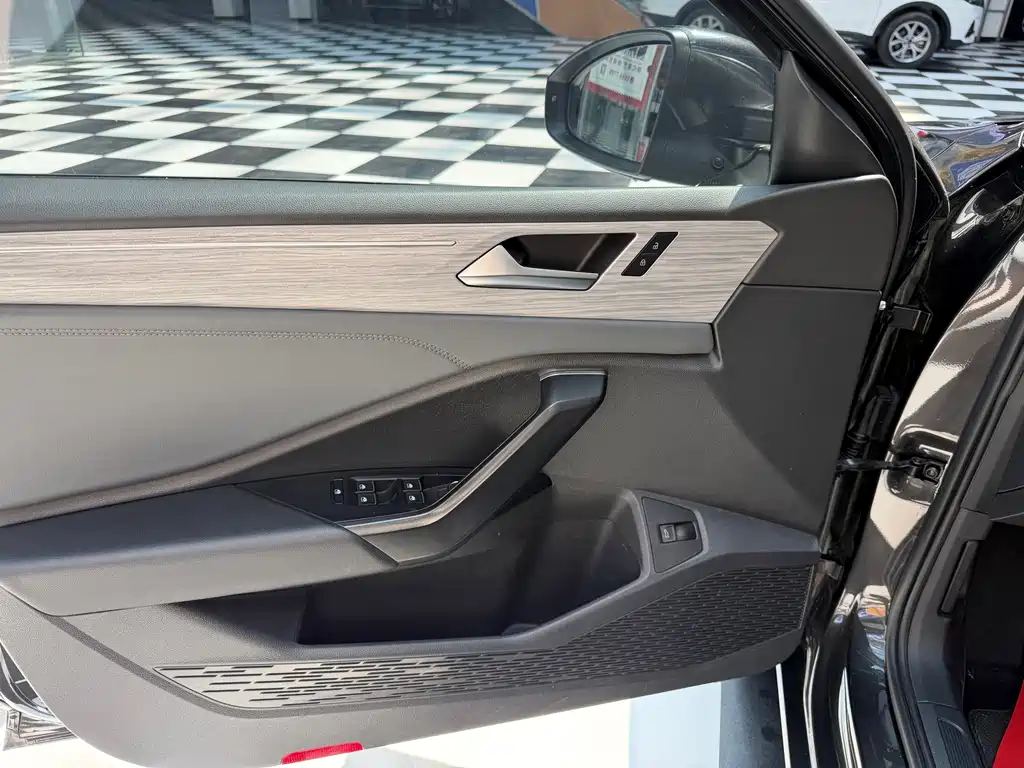 Volkswagen Sagitar 2022
