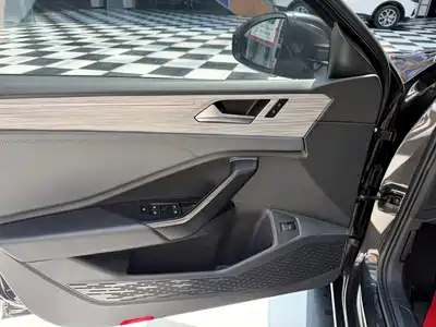 Volkswagen Sagitar 2022