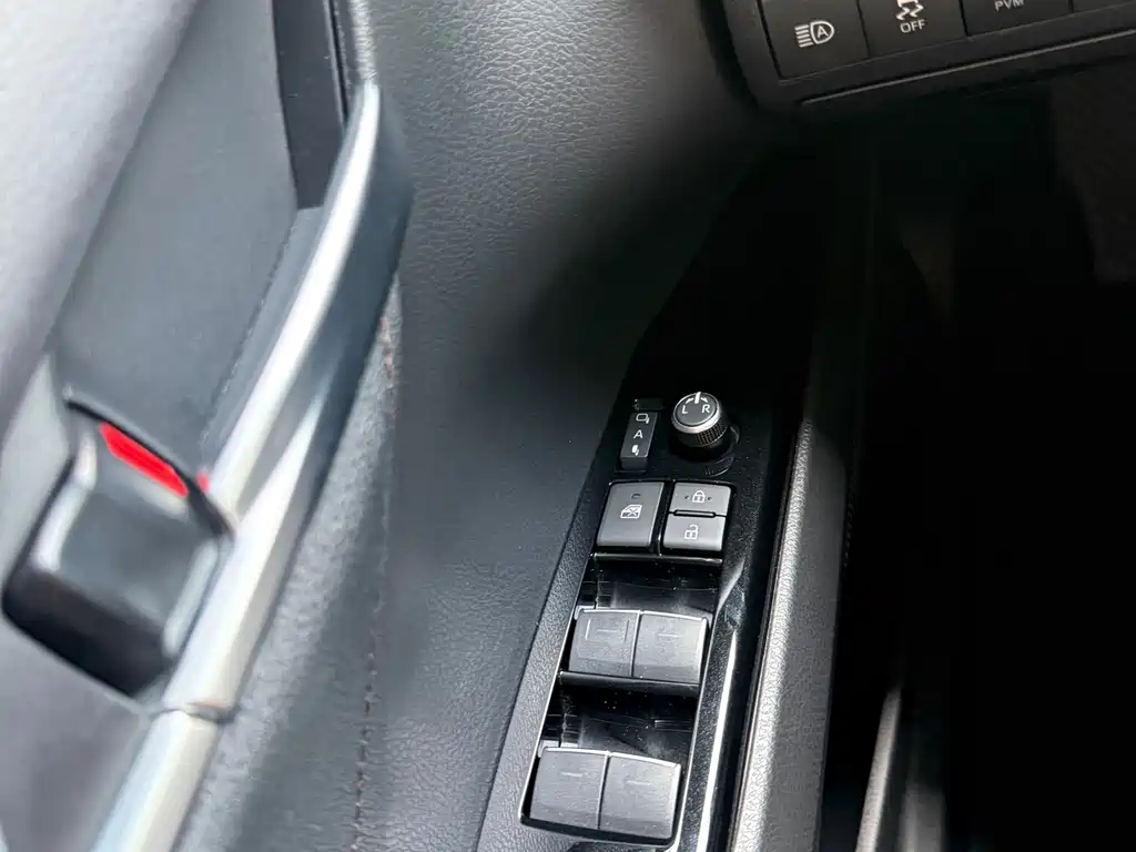 Toyota Camry 2021 — фото 12