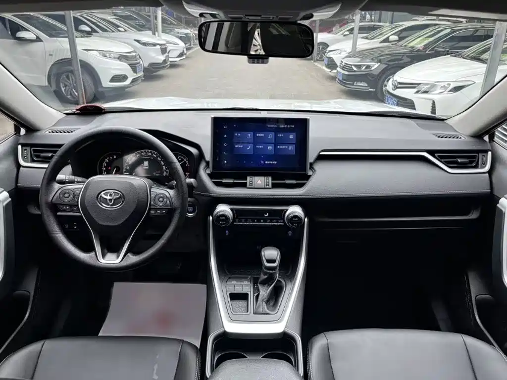 Toyota RAV4 2021 — фото 17