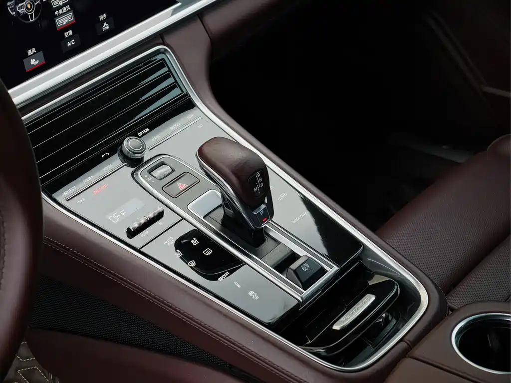 Porsche Panamera 2019 — фото 10