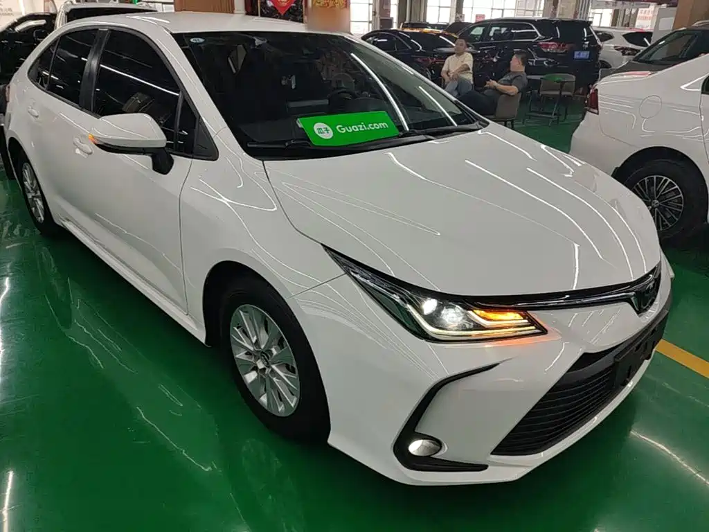 Toyota Corolla 2023 — фото 4