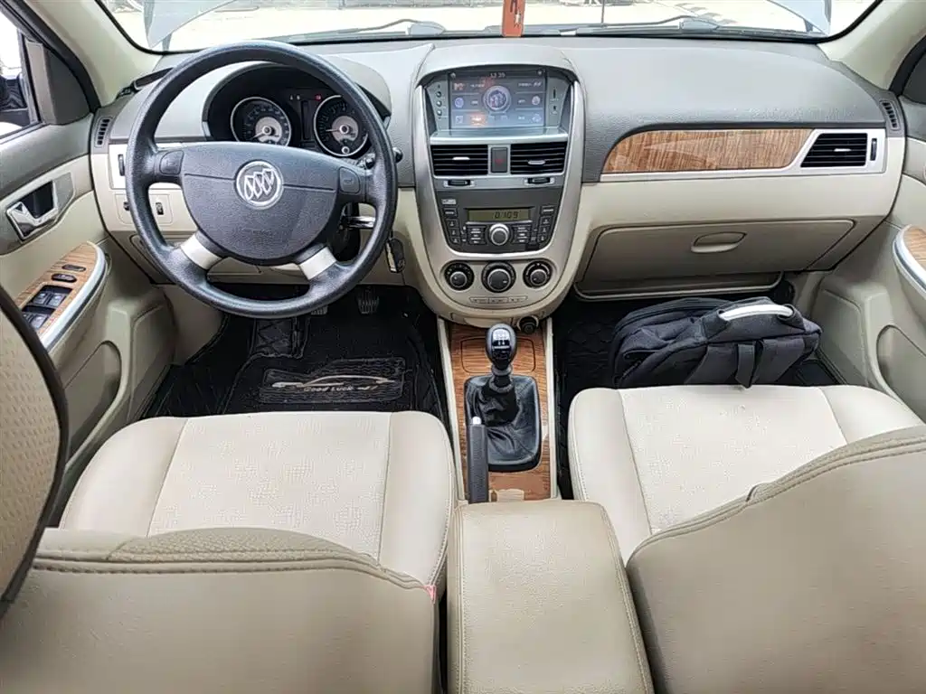 Buick Excelle 2016 — фото 10
