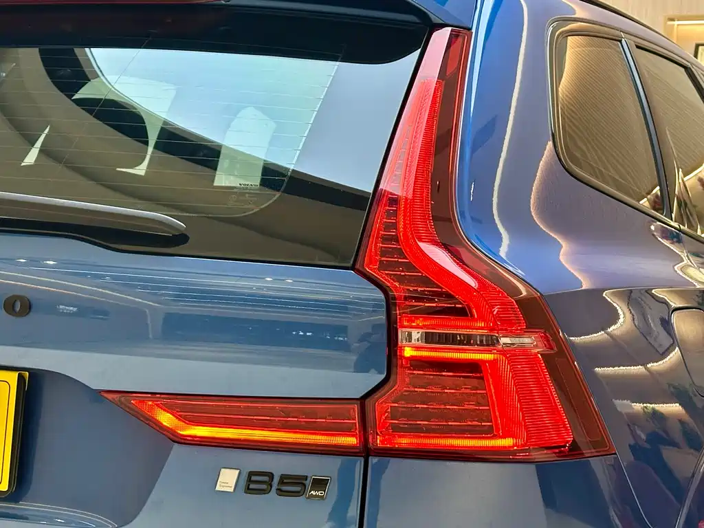 Volvo XC60 2020 — фото 8