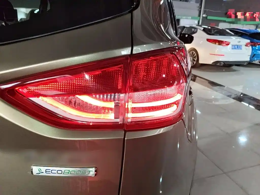 Ford Kuga 2015 — фото 8