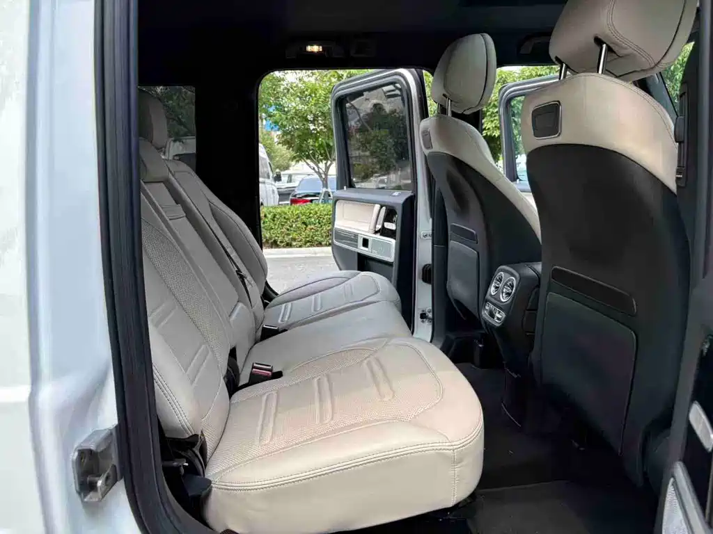 Mercedes-Benz G-Class 2023 — фото 12