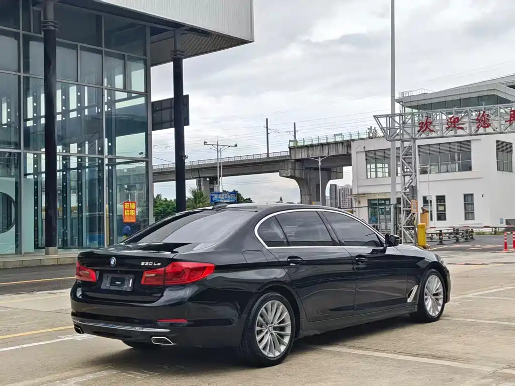 BMW 5 Series New Energy 2019 — фото 9