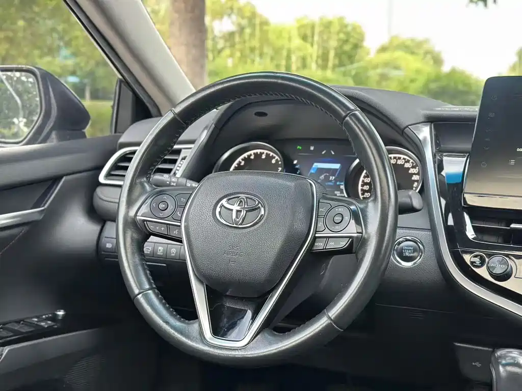 Toyota Camry 2022 — фото 11