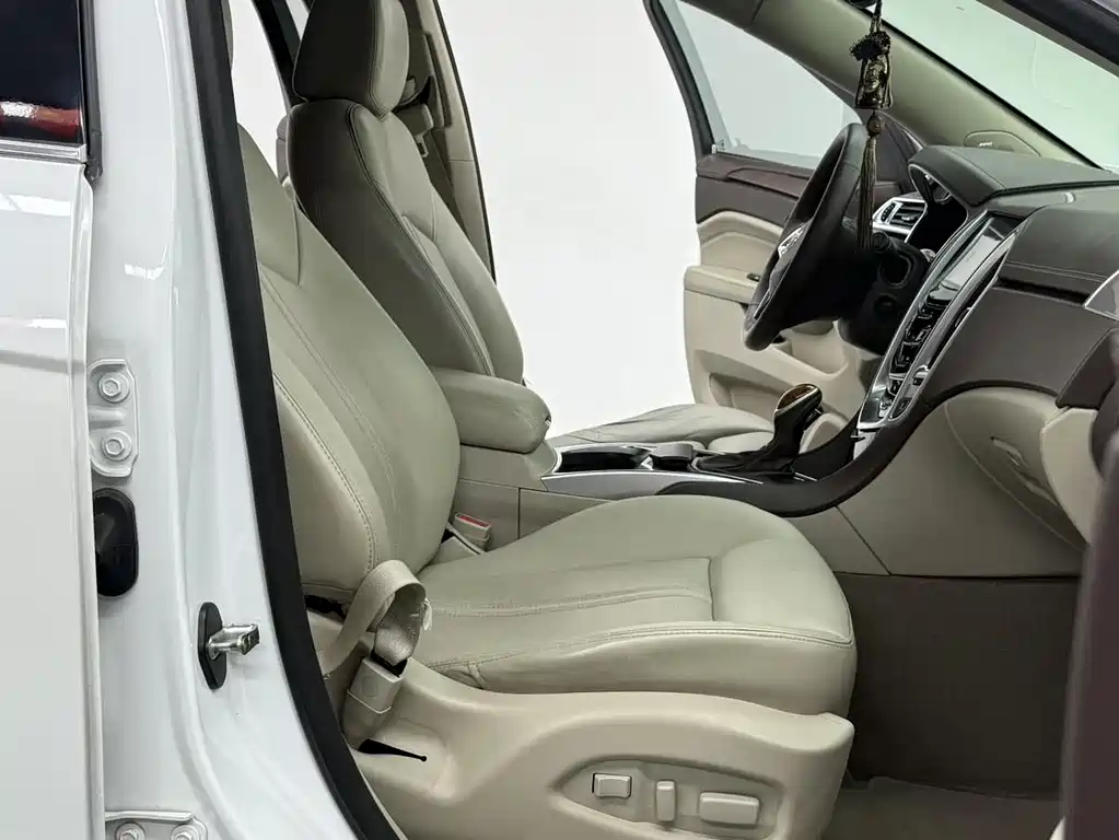 Cadillac SRX 2016 — фото 11