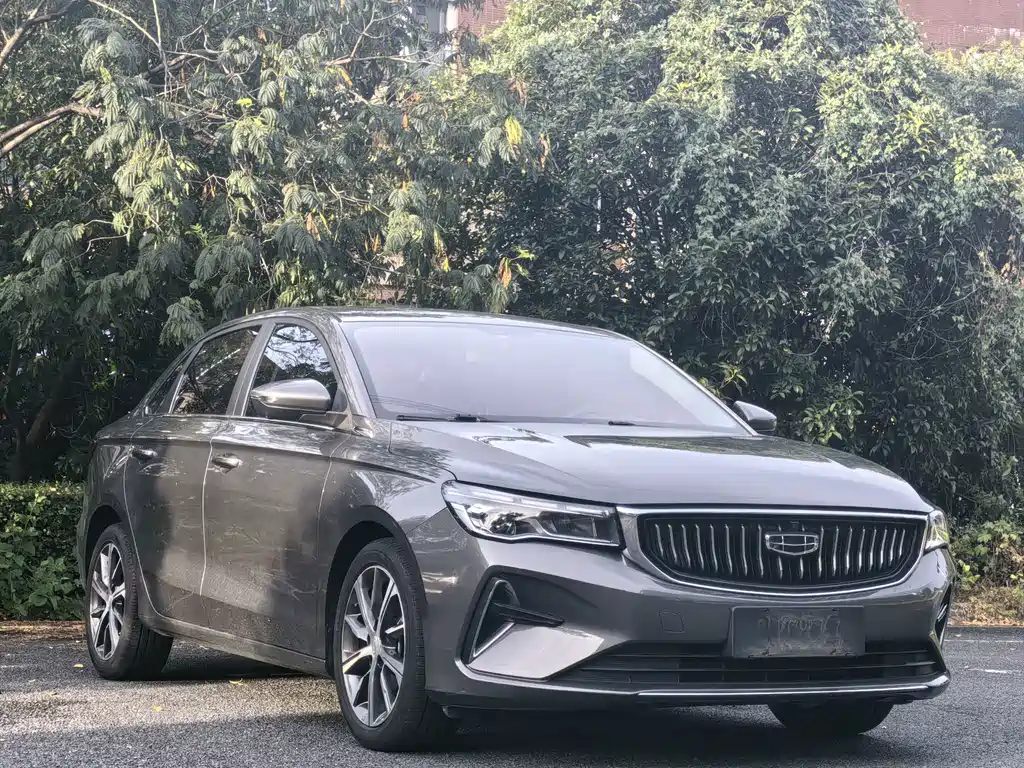 Geely Emgrand 2024