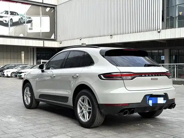 Porsche Macan 2021