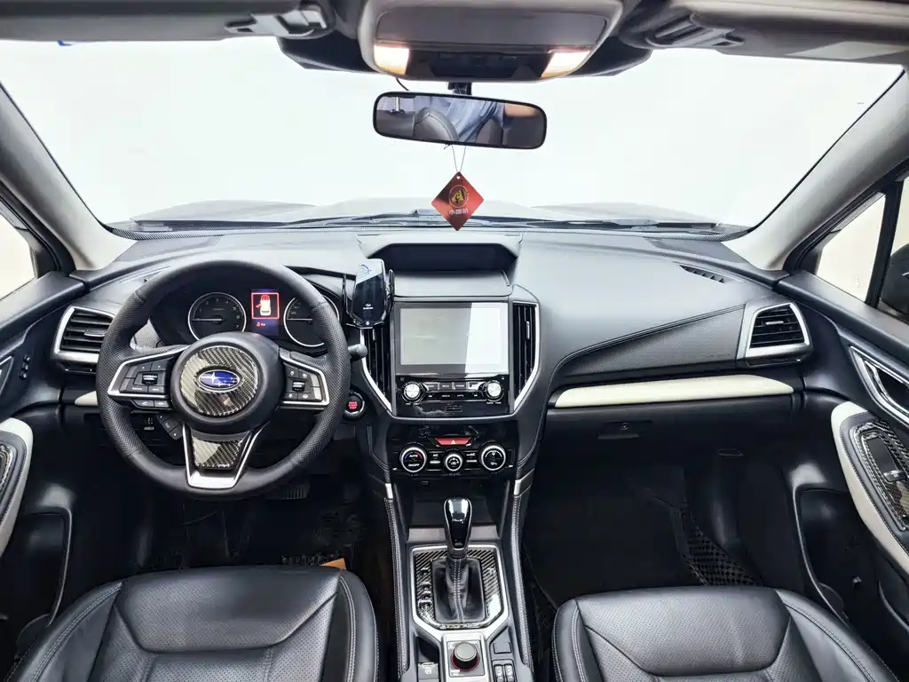 Subaru Forester 2022 — фото 12