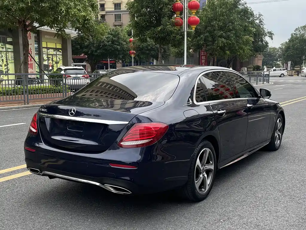 Mercedes-Benz E-Class 2018 — фото 9