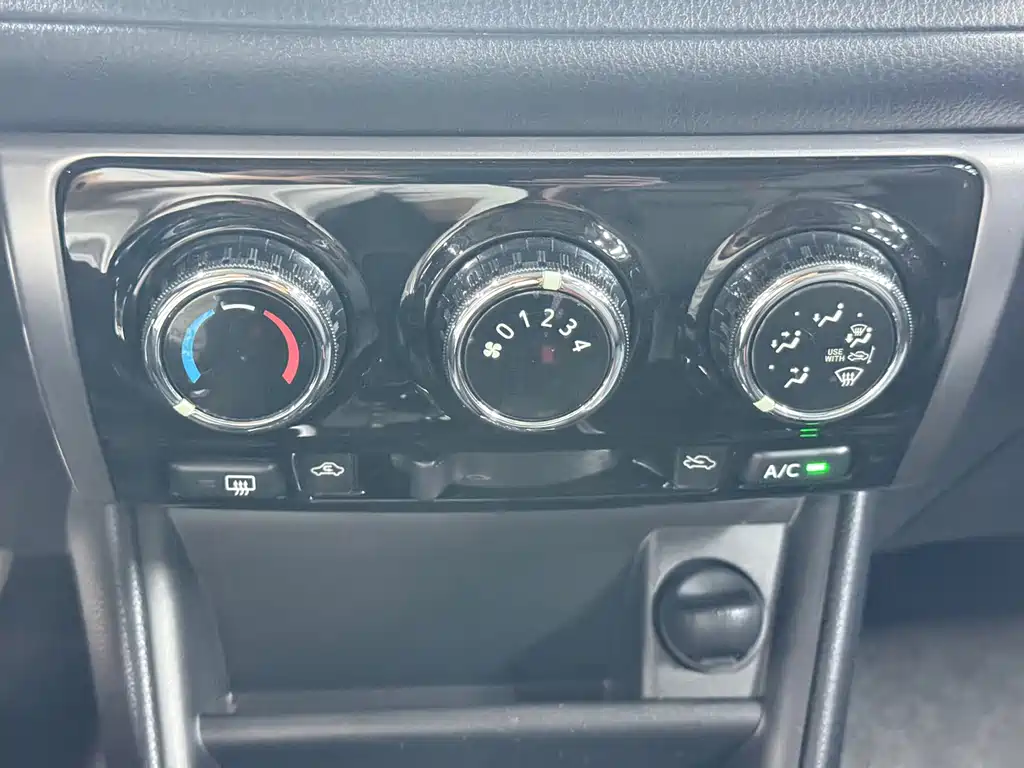 Toyota Yaris L 2023 — фото 10