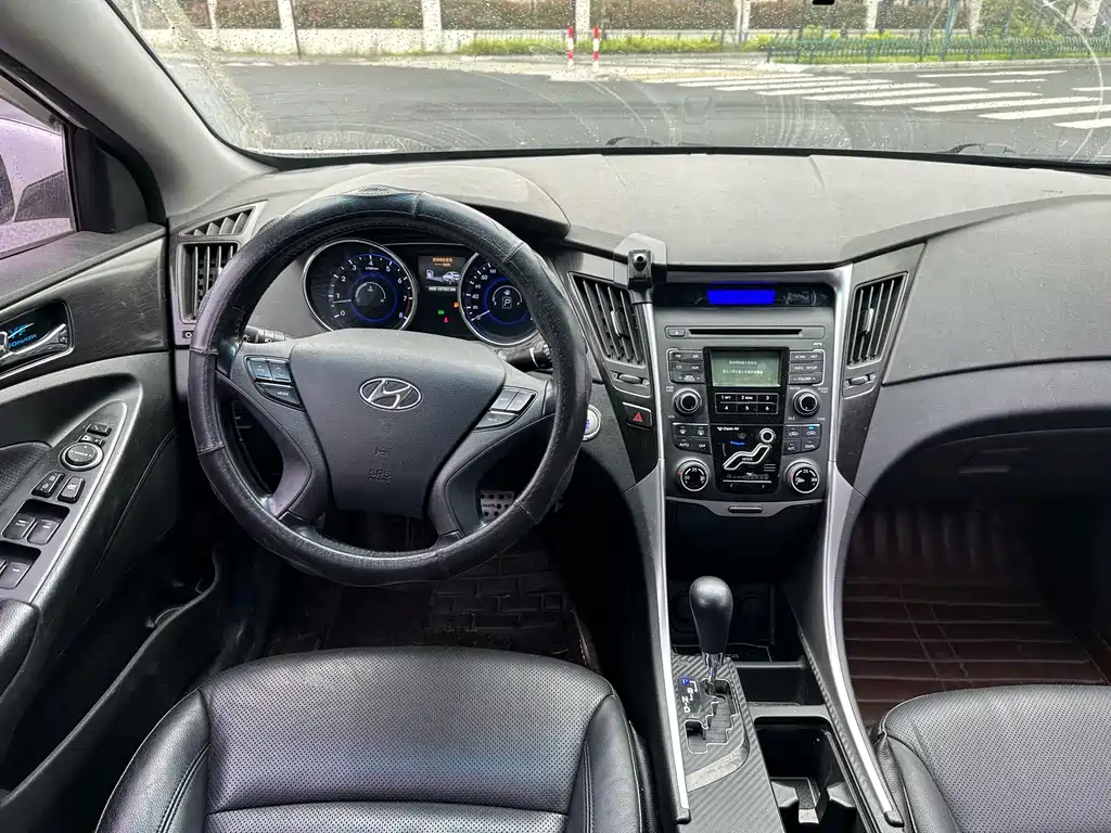 Hyundai Sonata 2013 — фото 14
