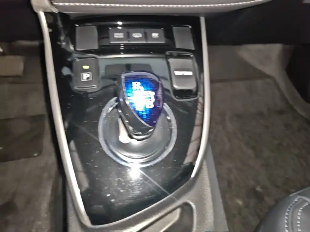 Toyota Corolla Hybrid 2020 — фото 12