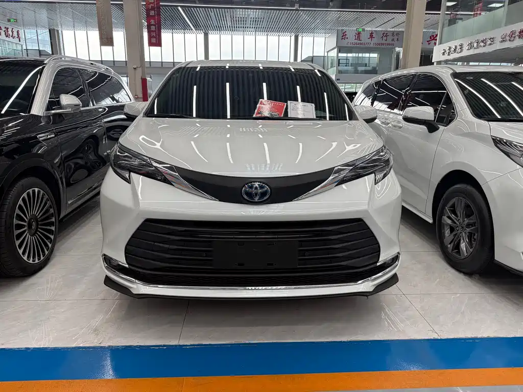 Toyota Sienna 2023